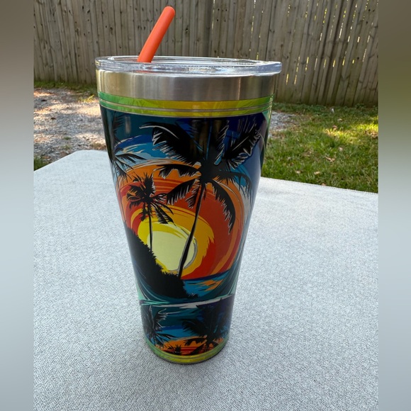Tervis Tropical Tumbler with Lid & straw - Picture 1 of 4